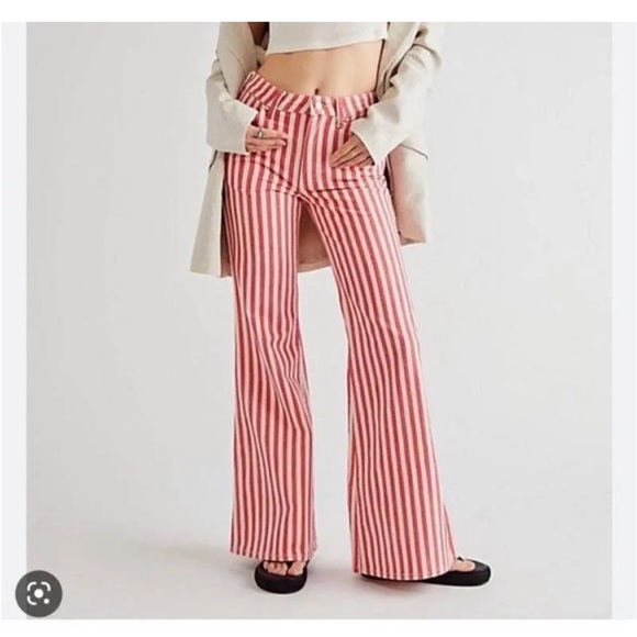 Wrangler Denim - New with tags Wrangler Wanderer 622 High rise flare jeans pinstripe size 26